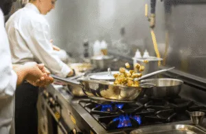 SOP An Toàn Lao Động F&B Kinh Nghiệm Xương Máu Để Bảo Vệ Nhân Viên