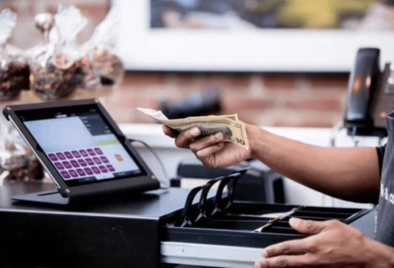 SOP Quản Lý Tiền Mặt và Đối Soát Mẫu Quy Trình Chống Thất Thoát Từ Kinh Nghiệm Của Chủ Quán