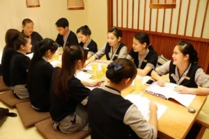 SOP Họp Nhân Sự Cách Tôi Biến Các Buổi Họp F&B Từ Gánh Nặng Thành Đòn Bẩy