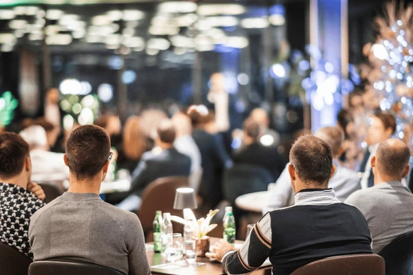 SOP Quản Lý Giờ Cao Điểm - Kinh Nghiệm Để Vượt Bão