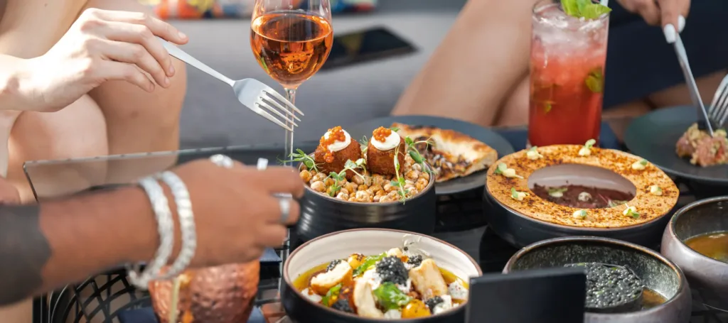 Tặng Quà Cá Nhân Hóa - Nghệ Thuật Giữ Chân Thực Khách